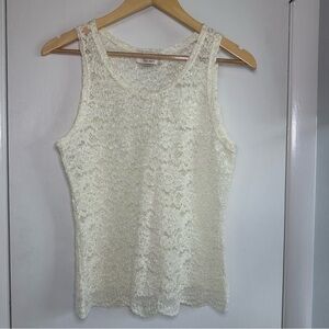 Victoria’s Secret Gold Label Vintage Lace Tank Top. Size: Large. Color: Cream.